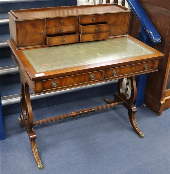 A writing desk W.92cm